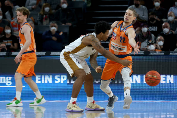 反应方式 反应方式