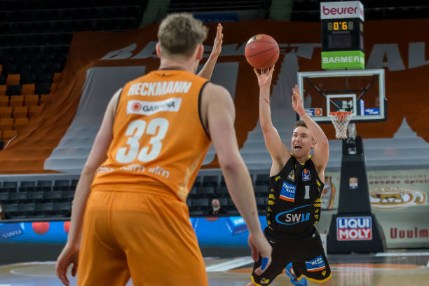 的库巴西始 的库巴西始